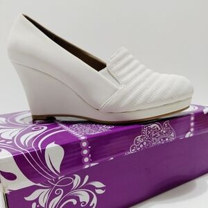 New White Wedge Slip On Size 9 Round Toe Elastic Bridge In Box